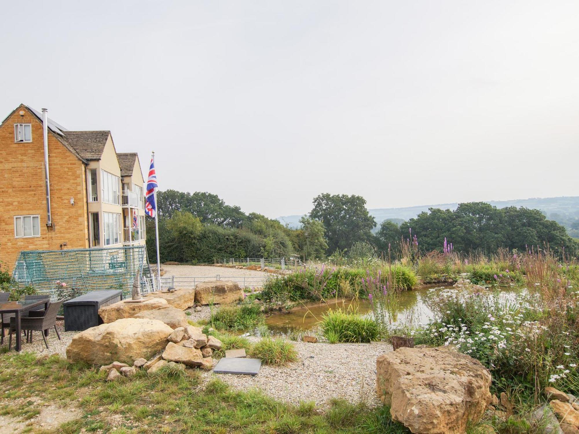 Beautiful Cotswold View Appartement Bourton-on-the-Water Buitenkant foto